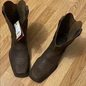 Size 9- ARIAT RAMBLER PHOENIX COWBOY BOOTS